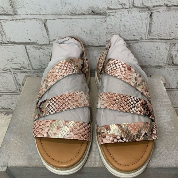 𝅺Corso Como Yashy Strappy Platform Sandal NIB - Picture 4 of 8